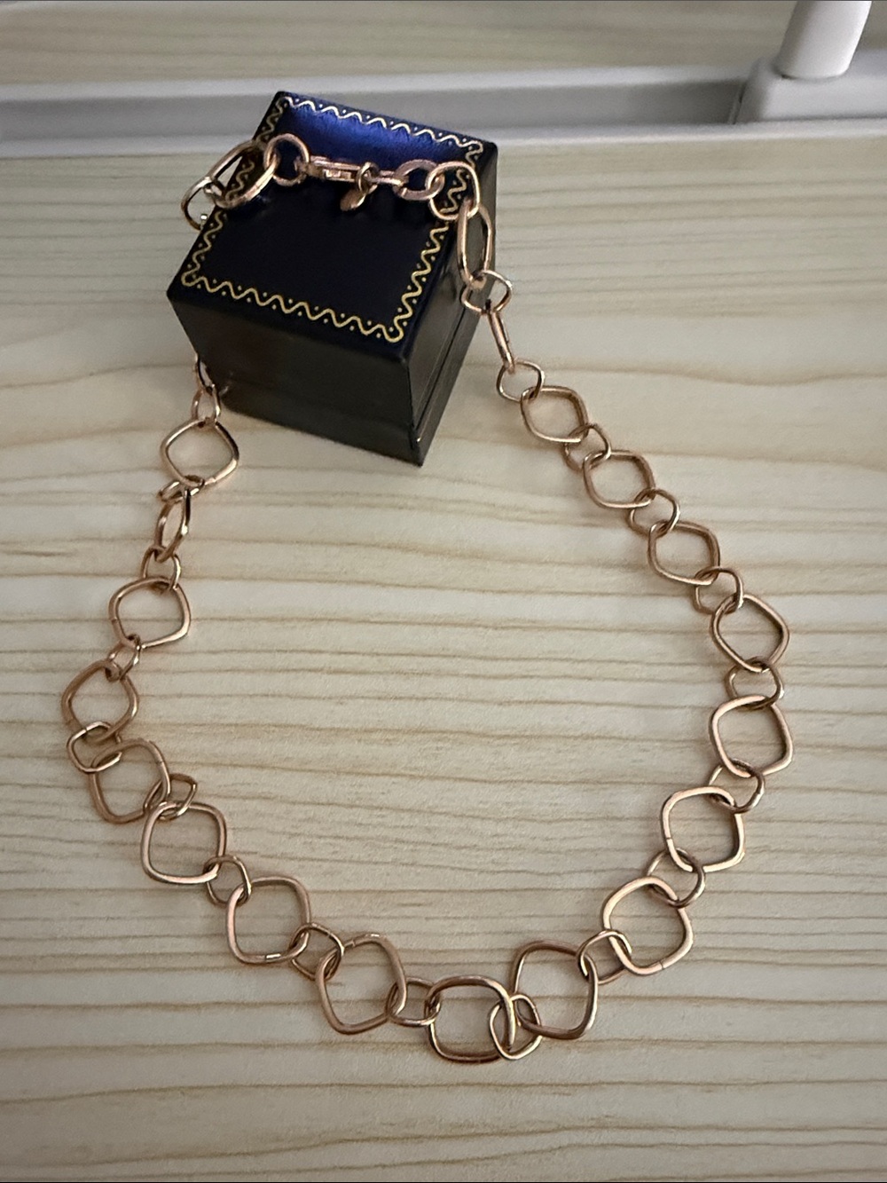 Milor Rose Gold Linked Loop Necklace bronze